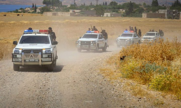 أفراد خارجون عن القانون يعتدون على مبنى إدارة منطقة عين العرب في ريف حلب