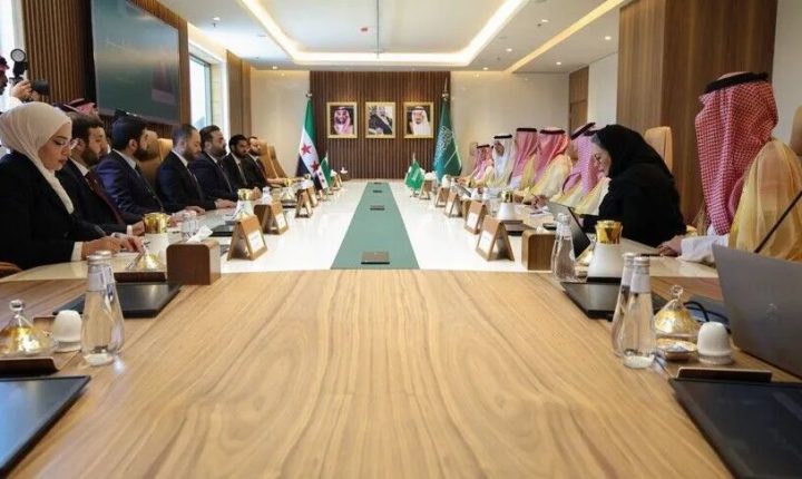 سوريا والسعودية تبحثان تعزيز التعاون الإعلامي وتوقعان مذكرة تفاهم