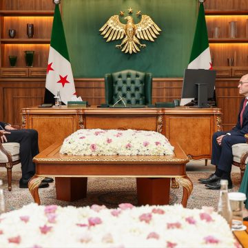 الشرع يستقبل وزير خارجية النرويج لبحث القضايا ذات الاهتمام المشترك