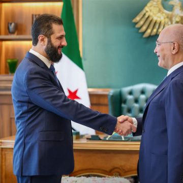 الشرع يبحث مع مفوض الأمم المتحدة لشؤون اللاجئين تعزيز التعاون ومشاريع ‏التعافي ‏المبكر