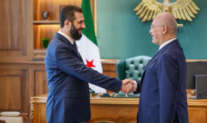 الشرع يبحث مع مفوض الأمم المتحدة لشؤون اللاجئين تعزيز التعاون ومشاريع ‏التعافي ‏المبكر