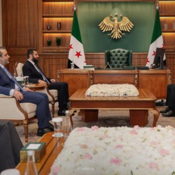 الشرع يستقبل مظلوم عبدي في قصر الشعب بدمشق