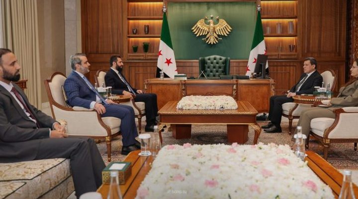 الشرع يستقبل مظلوم عبدي في قصر الشعب بدمشق