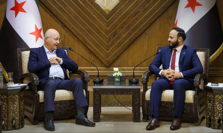 محافظ حلب يبحث مع مفوض اللاجئين سبل دعم عودة النازحين