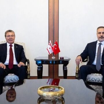 فيدان يلتقي رئيس وزراء شمال قبرص التركية في أنقرة