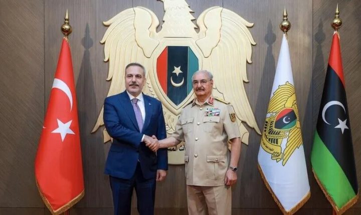 فيدان: تركيا ستواصل دورها البناء كوسيط في ليبيا