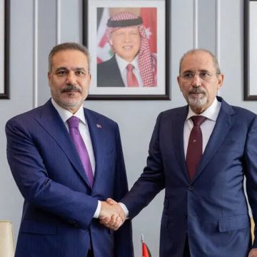 وزير الخارجية التركي يلتقي نظيره الأردني في عمّان