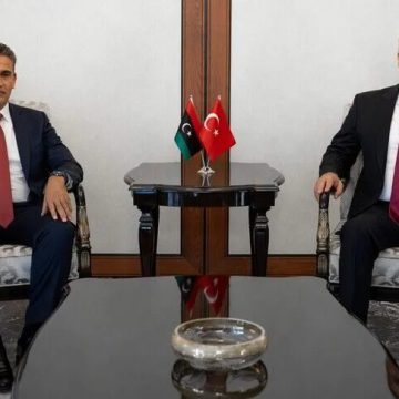 فيدان يلتقي رئيس الأركان الليبي في أنقرة
