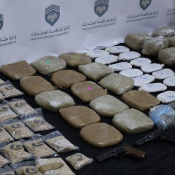 إدارة مكافحة المخدرات تطيح بشبكة اتجار وتضبط كميات كبيرة من المخدرات في اللاذقية