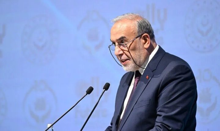 نائب وزير الخارجية التركي يعقد لقاءات ثنائية في جدة