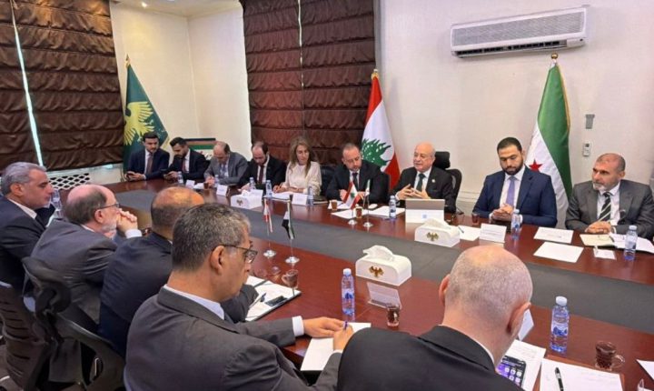 وزير النقل يبحث مع نظيره اللبناني تطوير حركة النقل بين البلدين