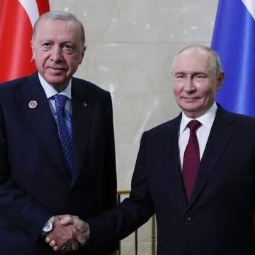 أردوغان يلتقي بوتين في بيشكك ويؤكد تقدم العلاقات التركية الروسية