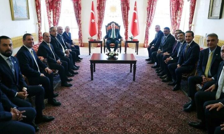 أردوغان يجتمع مع رؤساء أكبر أندية كرة القدم التركية