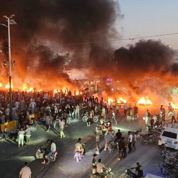 احتجاجات في إدلب وحلب والرقة رفضاً لرفع أسعار المحروقات