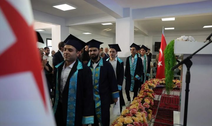 وقف المعارف التركي يخرّج 38 طالبًا في أعزاز شمالي سوريا