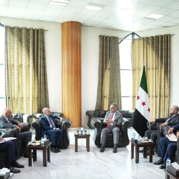 معاون محافظ اللاذقية يبحث مع نائب المبعوث الأممي أولويات التعافي والتنمية