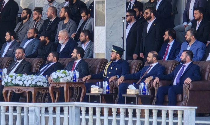 وزيرا الداخلية والعدل يحضران حفل تخريج دورة أفراد قوى الأمن الداخلي في دير الزور