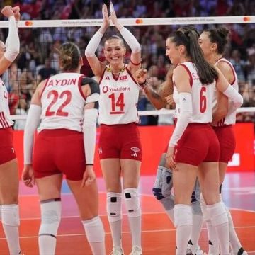 تركيا إلى نهائي بطولة أوروبا للكرة الطائرة للسيدات على حساب صربيا 🏐🇹🇷