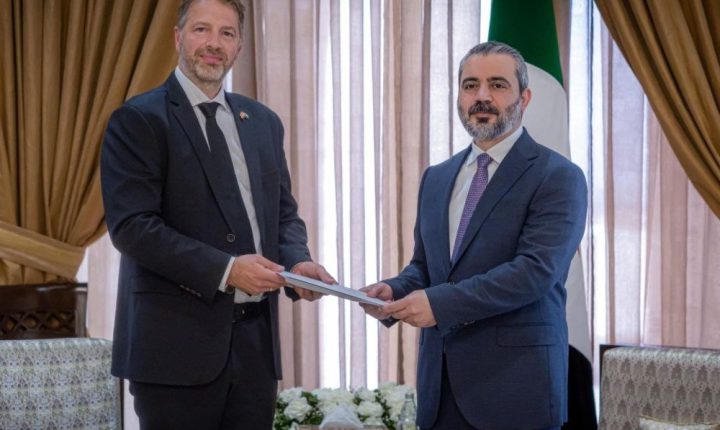 الشيباني يتسلّم أوراق اعتماد سفراء عدة دول لدى سوريا