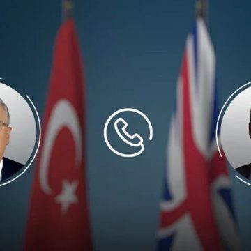 وزير الدفاع التركي ونظيره البريطاني يبحثان قضايا دفاعية وأمنية