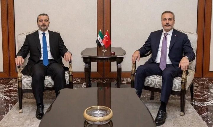 وزير الخارجية التركي يلتقي نظيره السوري في أنقرة