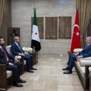 فيدان يعقد اجتماعا ثلاثيا في دمشق مع وزيري الخارجية والداخلية السوريين